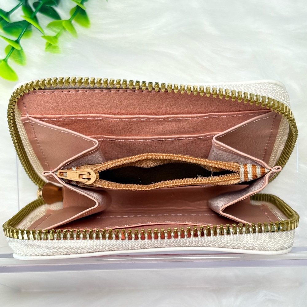 Labubu Zippy Wallet - Picture 6 of 8
